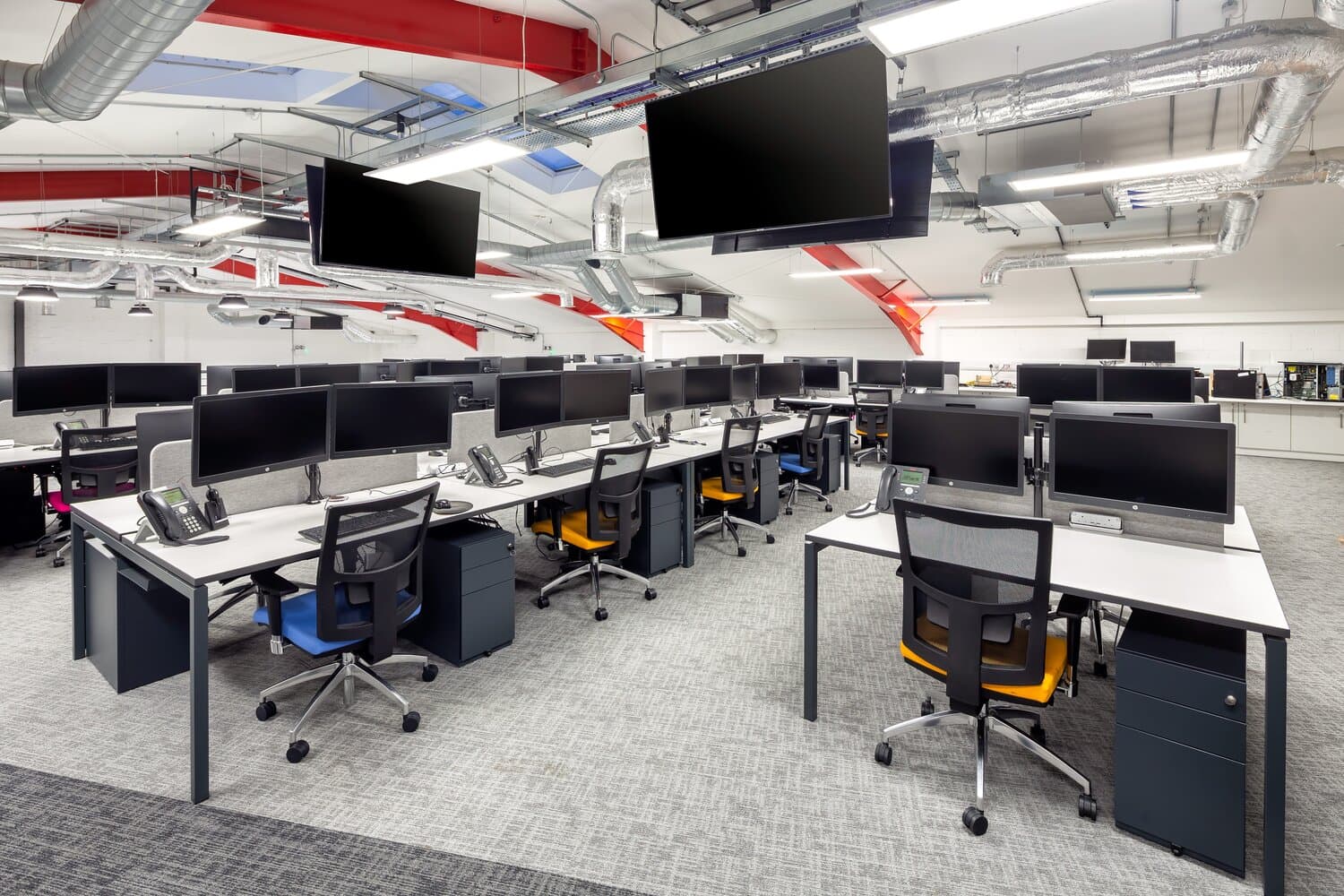 An open-plan operations floor photographed by Biztour